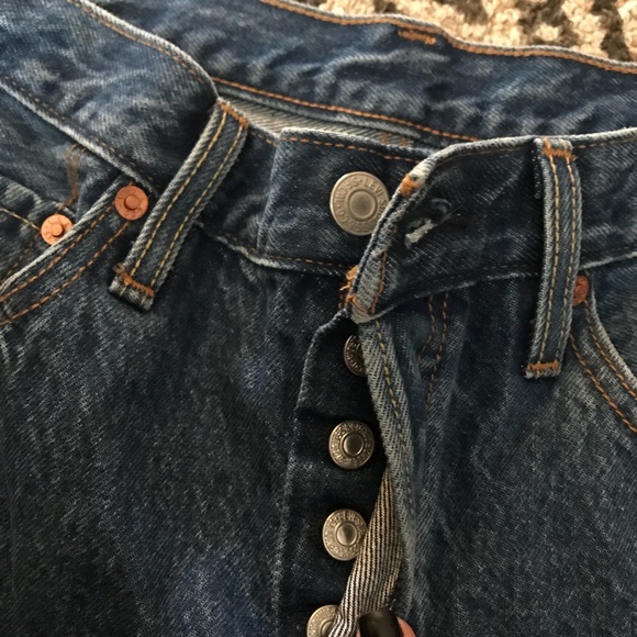 Levis Woman’s Jean Button Closure Shorts - Picture 3 of 5